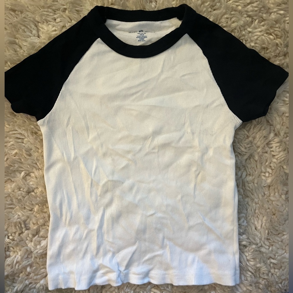 Brandy Melville Baby Tee